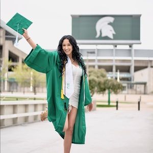 Meet your Posher, Selina